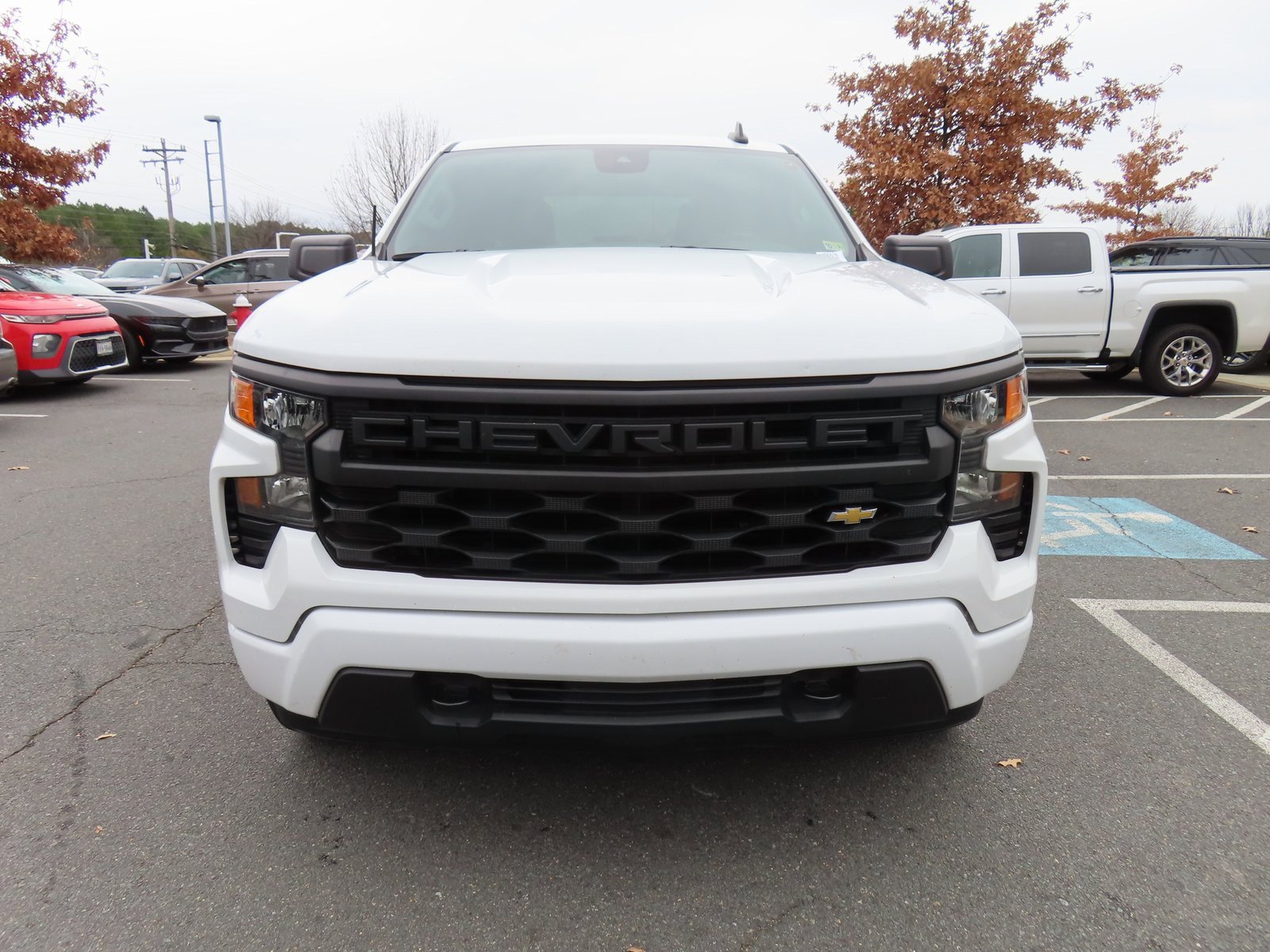 Used 2022 Chevrolet Silverado 1500 Custom image 2