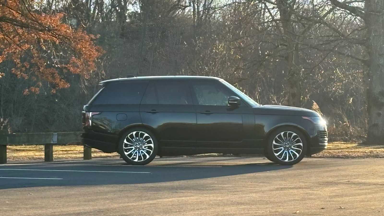 Used 2019 Land Rover Range Rover Supercharged image 4