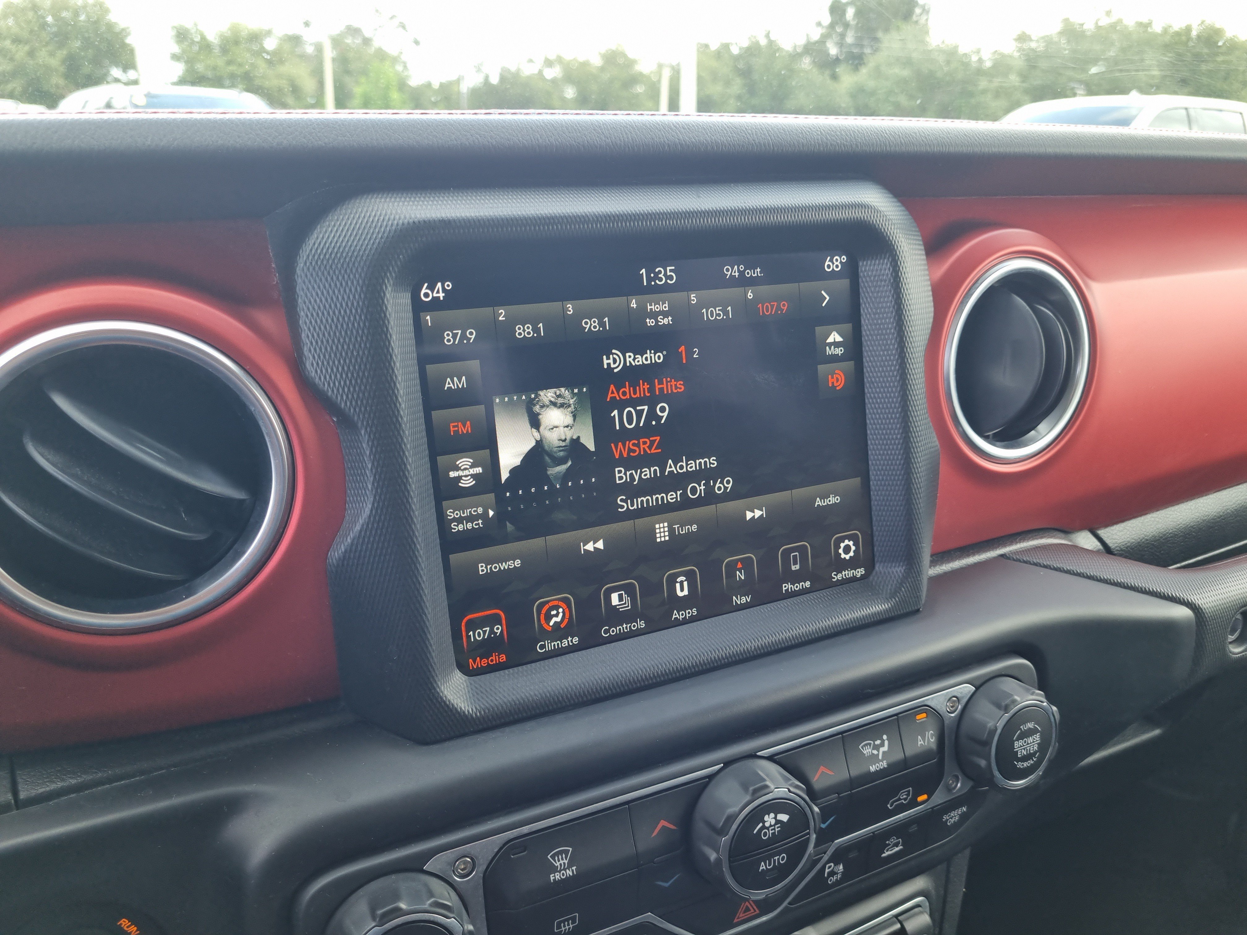 Used 2022 Jeep Gladiator Rubicon w/ LED Lighting Group AWD/4WD image 26