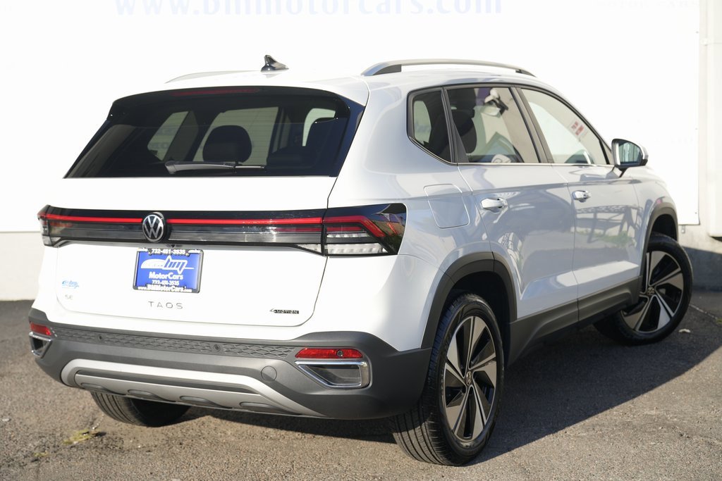 Used 2025 Volkswagen Taos SE image 3