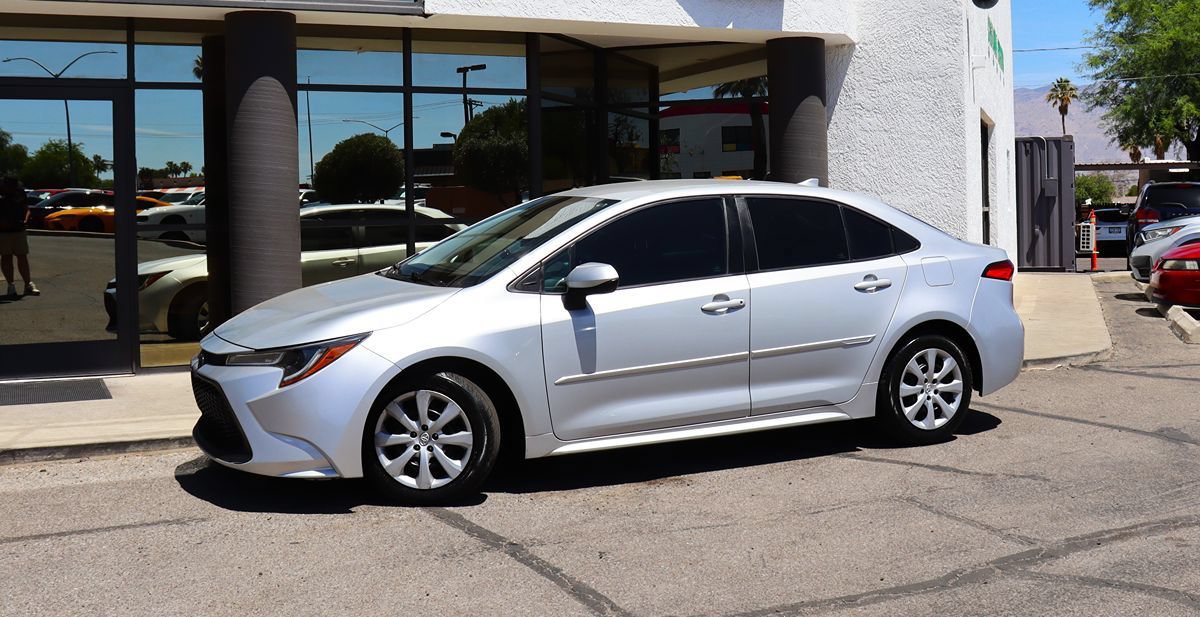 Used 2022 Toyota Corolla LE w/ Carpet Mat Package (TMS) FWD image 4