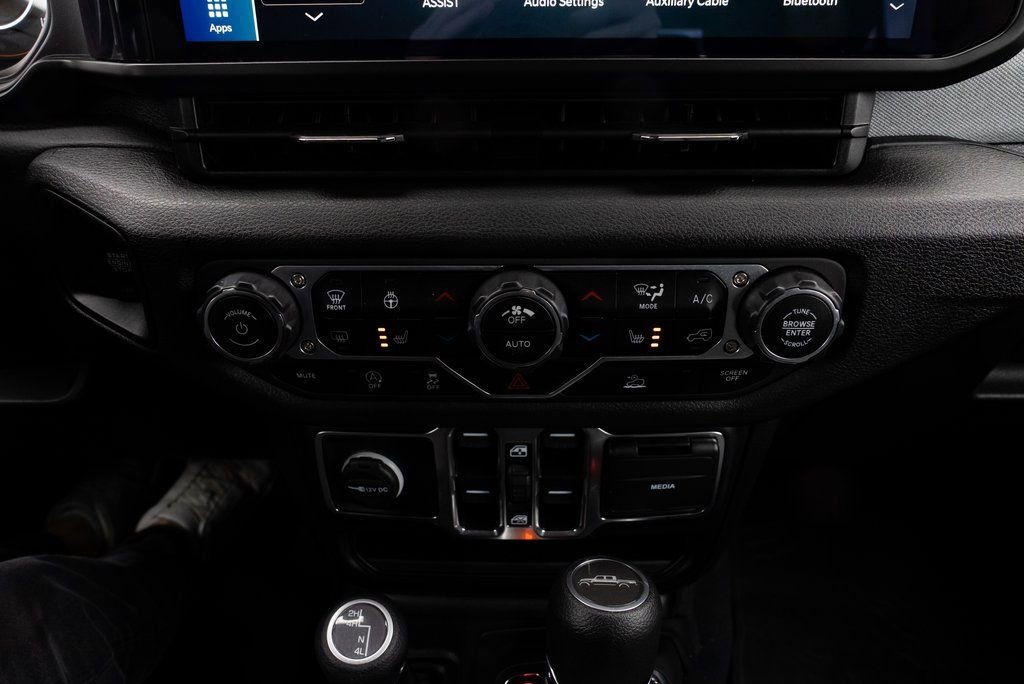 Used 2024 Jeep Gladiator Sport image 15
