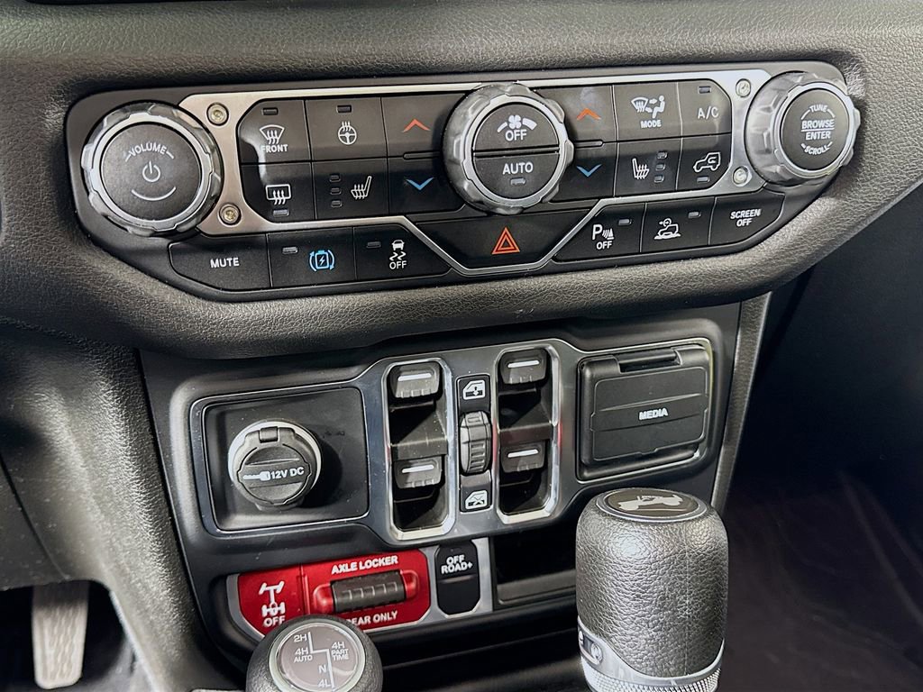 Used 2024 Jeep Wrangler Unlimited AWD/4WD image 19