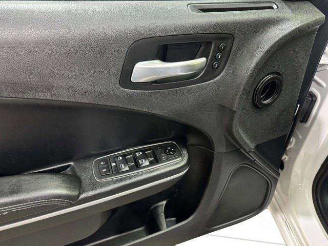 Used 2020 Dodge Charger SXT w/ Leather Interior Group RWD image 11