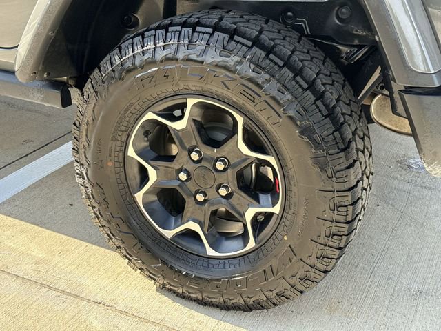 Used 2023 Jeep Wrangler Unlimited Rubicon w/ Cold Weather Group AWD/4WD image 12