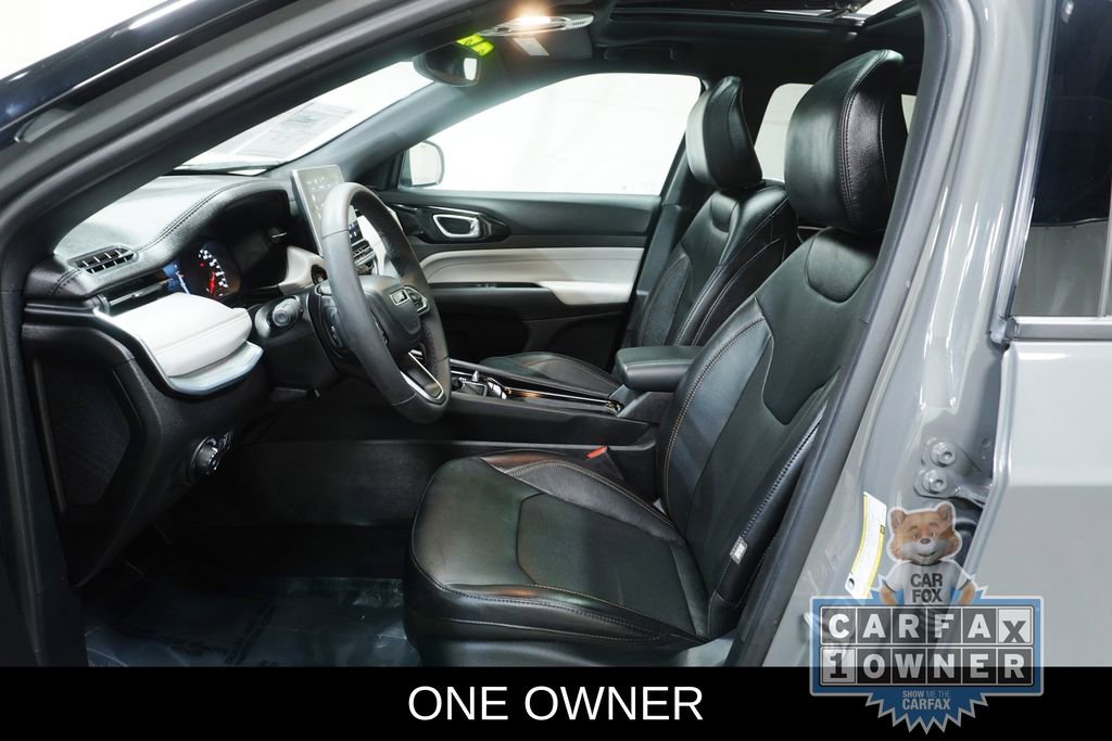 Used 2023 Jeep Compass Limited w/ Sun and Sound Group AWD/4WD image 2