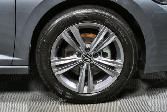 Used 2024 Volkswagen Jetta SE FWD image 9
