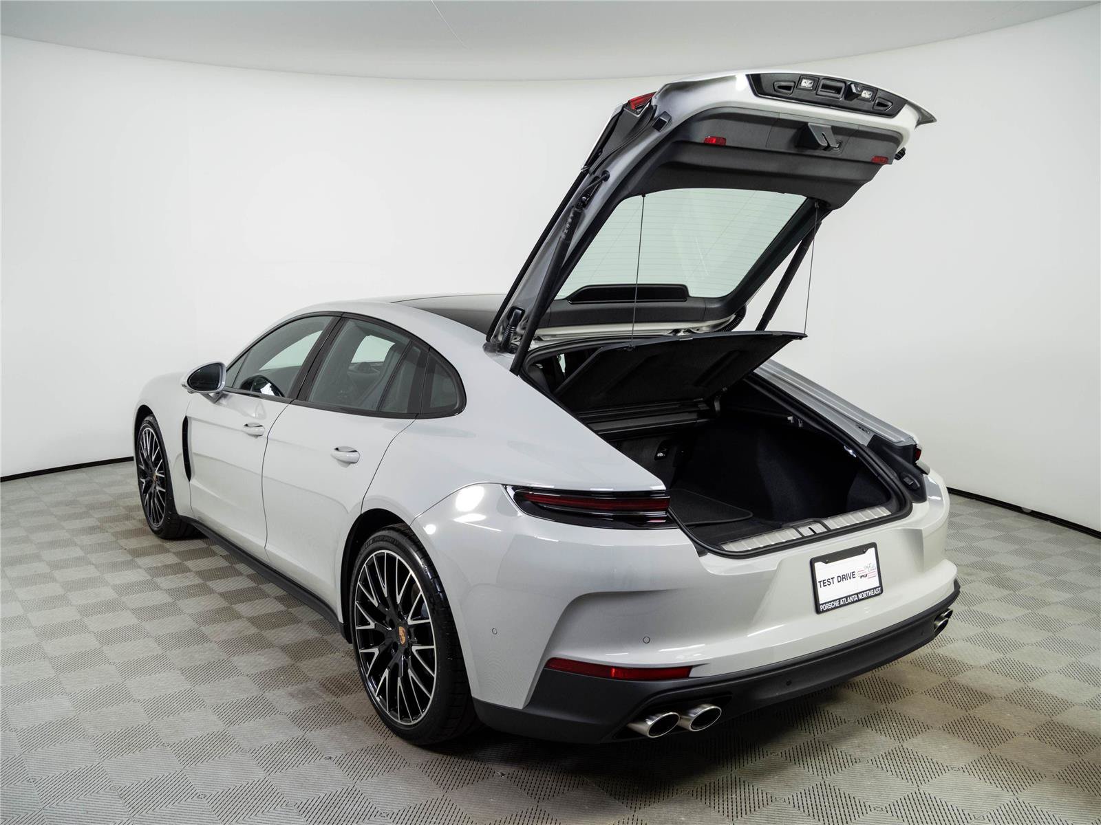 New 2026 Porsche Panamera image 33