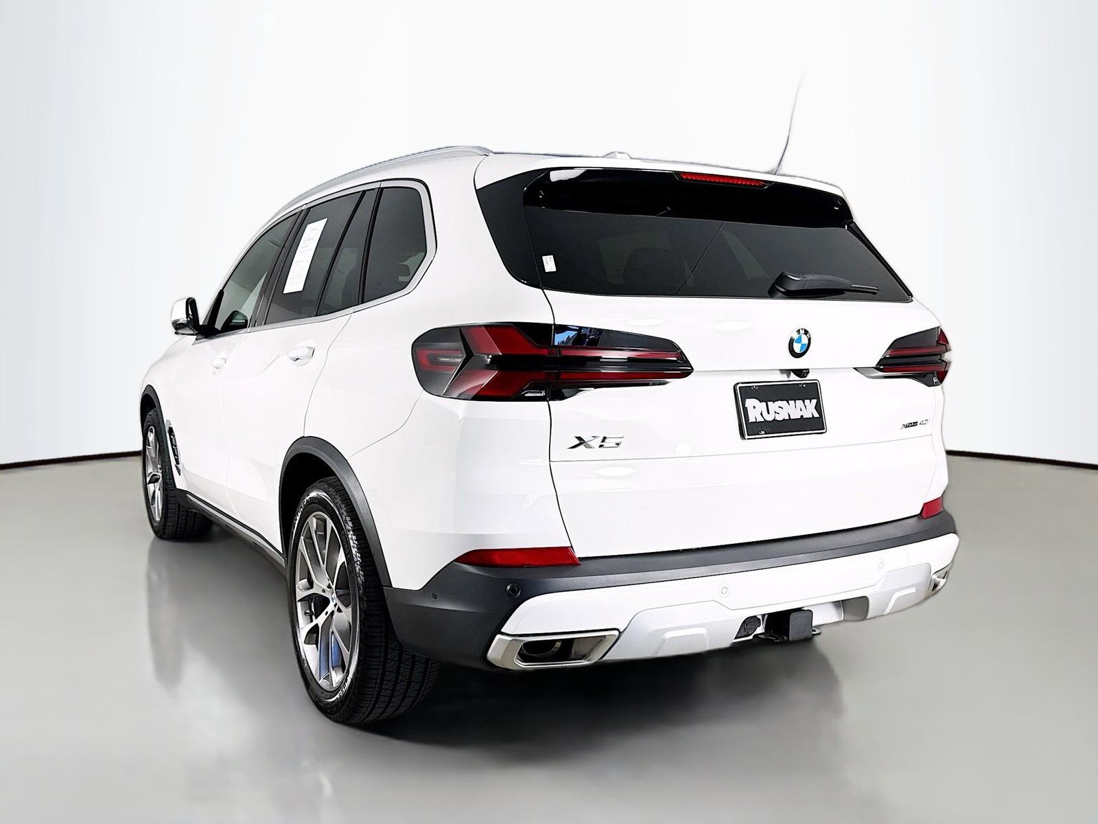Used 2026 BMW X5 xDrive40i w/ Parking Assistance Package AWD/4WD image 5