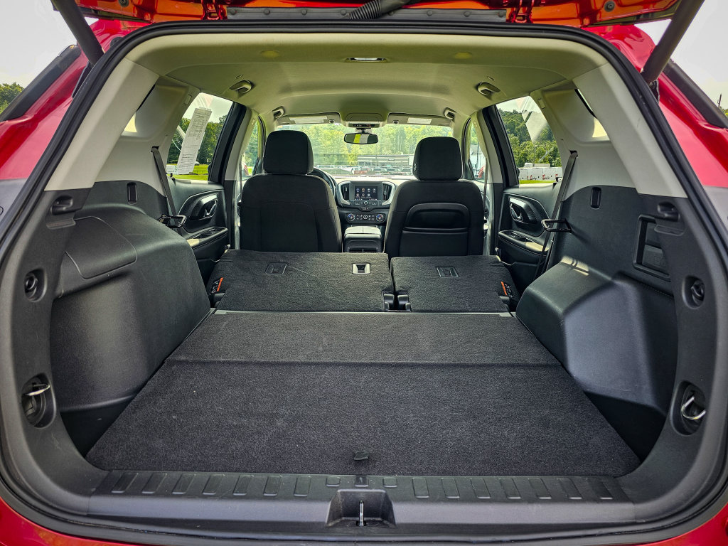 Used 2023 GMC Terrain SLE w/ Driver Convenience Package AWD/4WD image 34