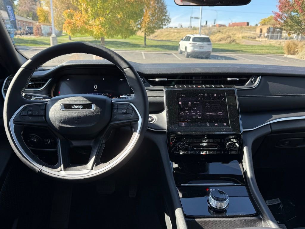 New 2025 Jeep Grand Cherokee L Laredo w/ Luxury Tech Group I image 27