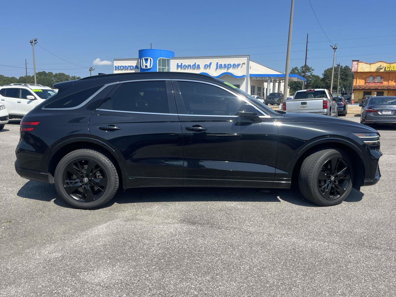 Used 2022 Genesis GV70 3.5T Sport AWD/4WD image 2