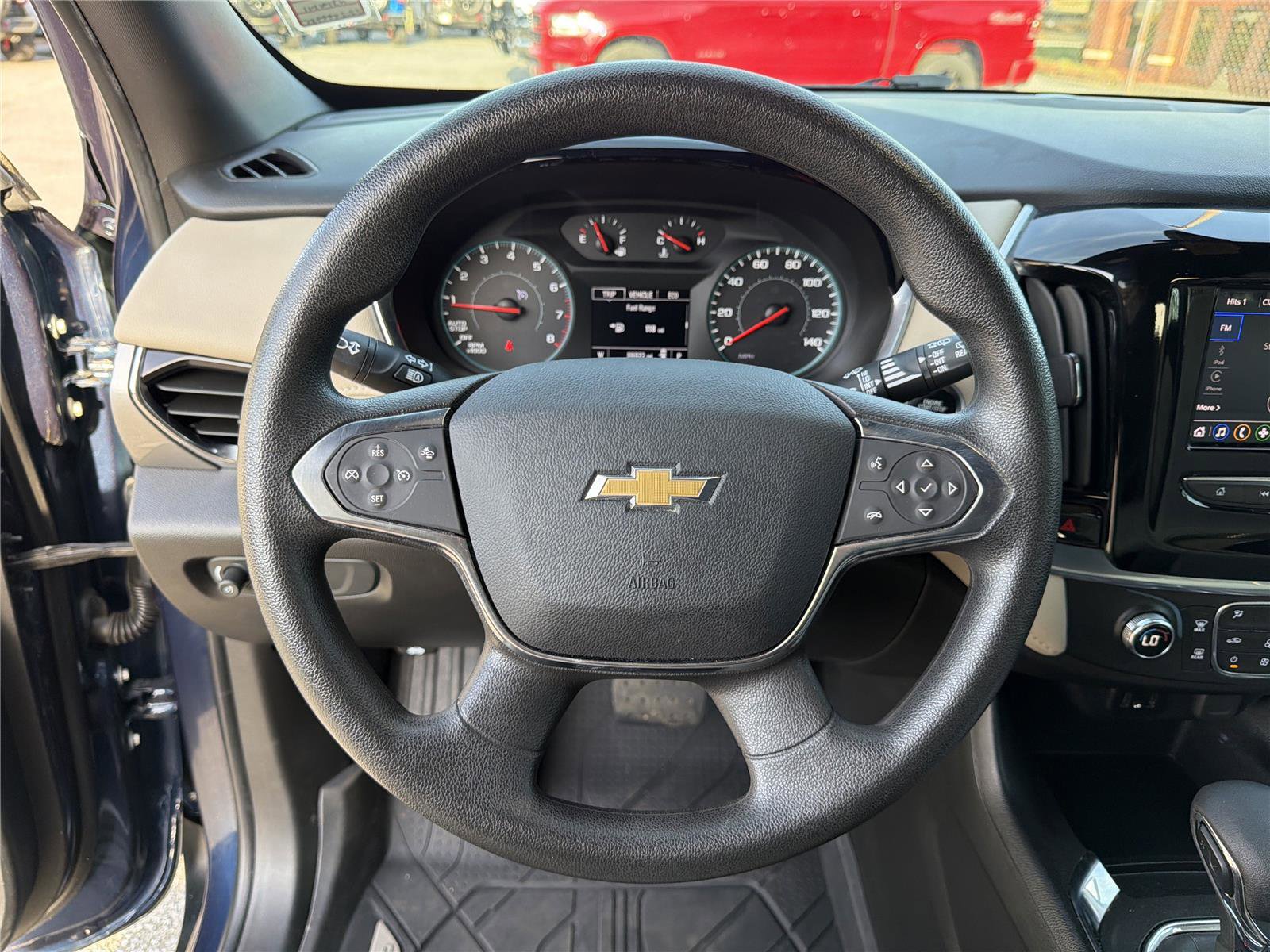 Used 2022 Chevrolet Traverse LS FWD image 23