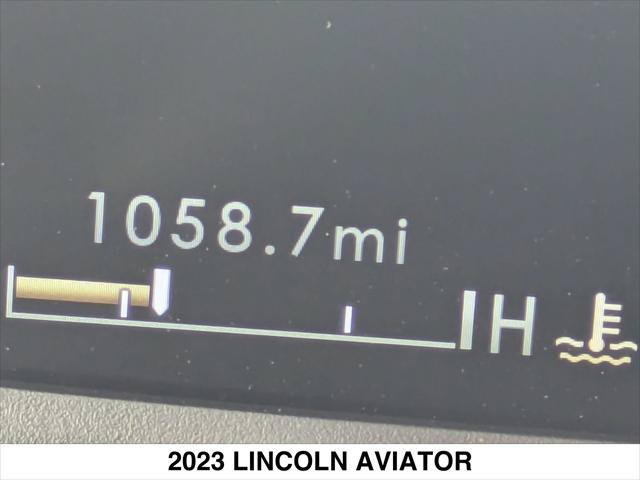 Used 2023 Lincoln Aviator Reserve w/ Equipment Group 201A AWD/4WD image 17