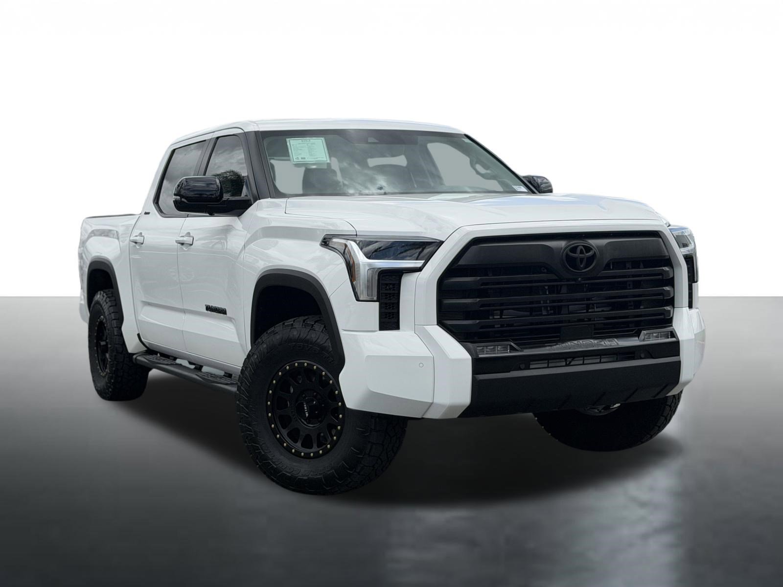 Used 2024 Toyota Tundra Limited AWD/4WD image 1