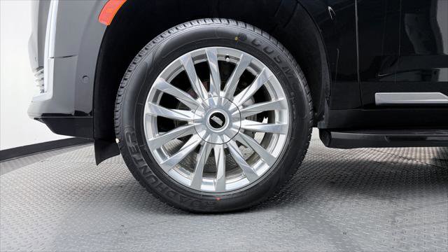 Used 2022 Cadillac Escalade Premium Luxury RWD image 35