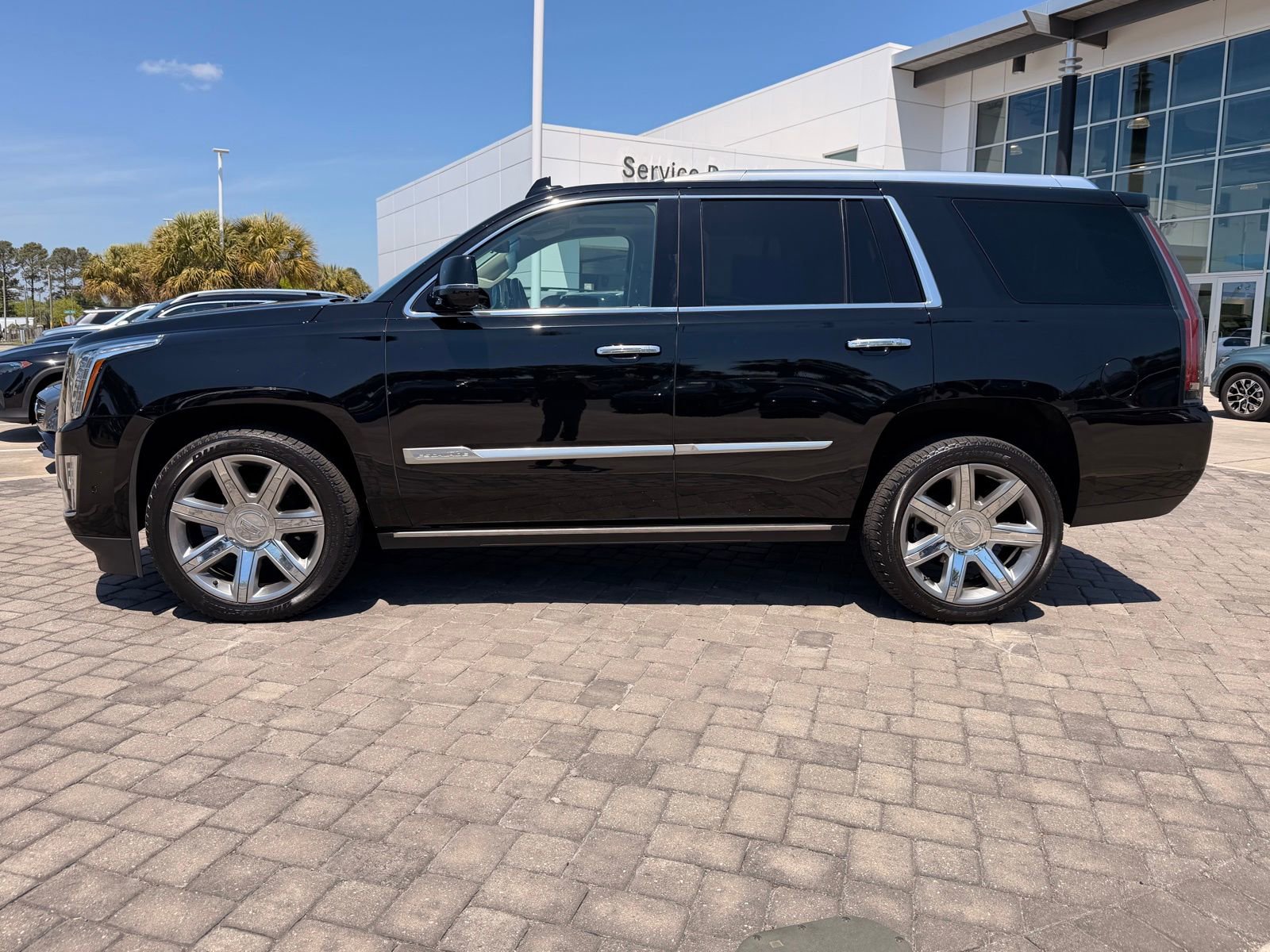 Used 2019 Cadillac Escalade Premium Luxury image 12