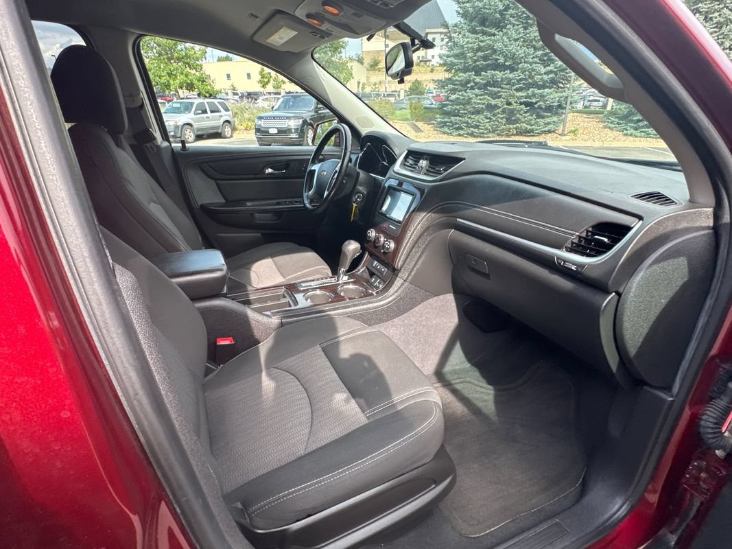 Used 2015 Chevrolet Traverse LT AWD/4WD image 16