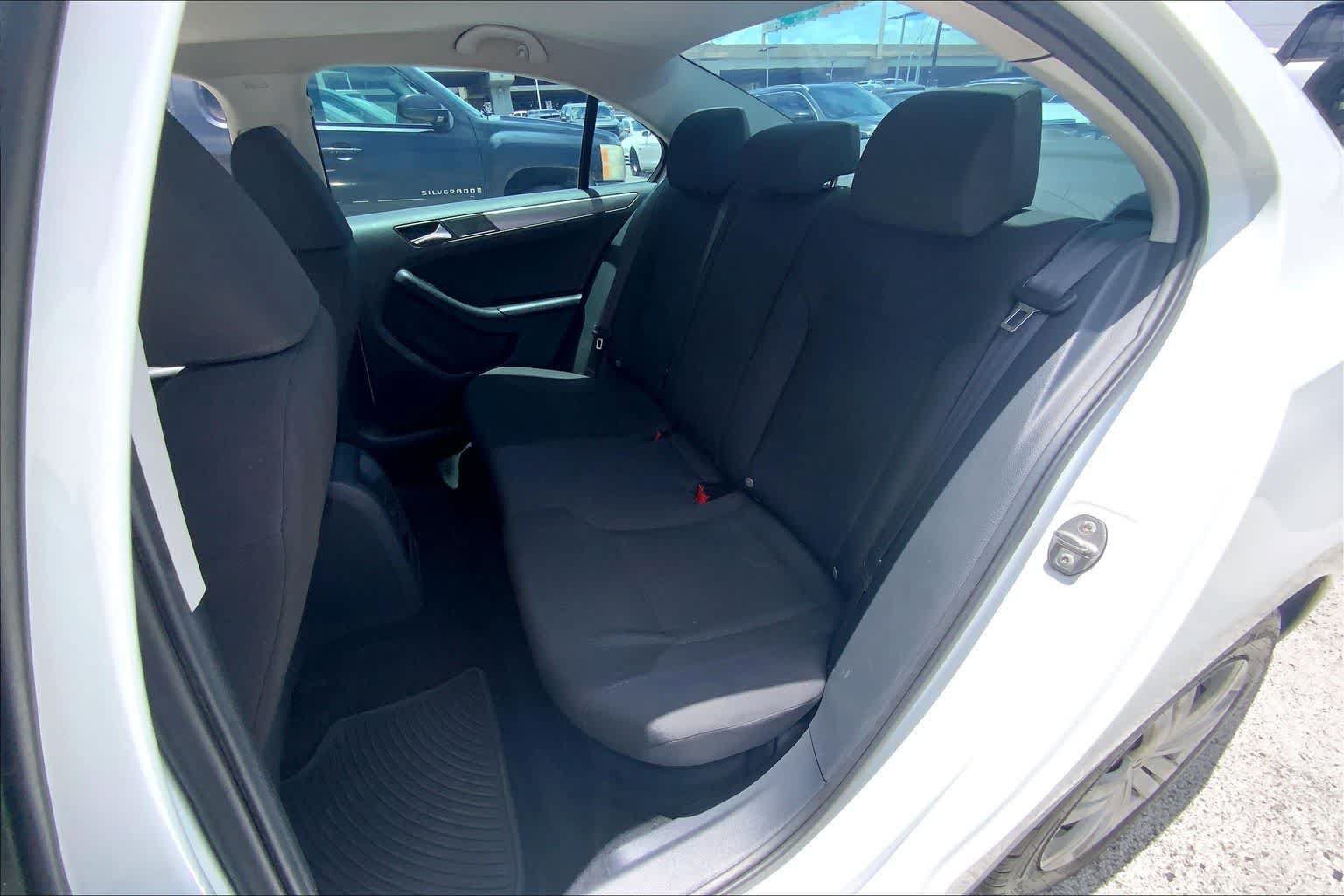 Used 2015 Volkswagen Jetta TDI S FWD image 27