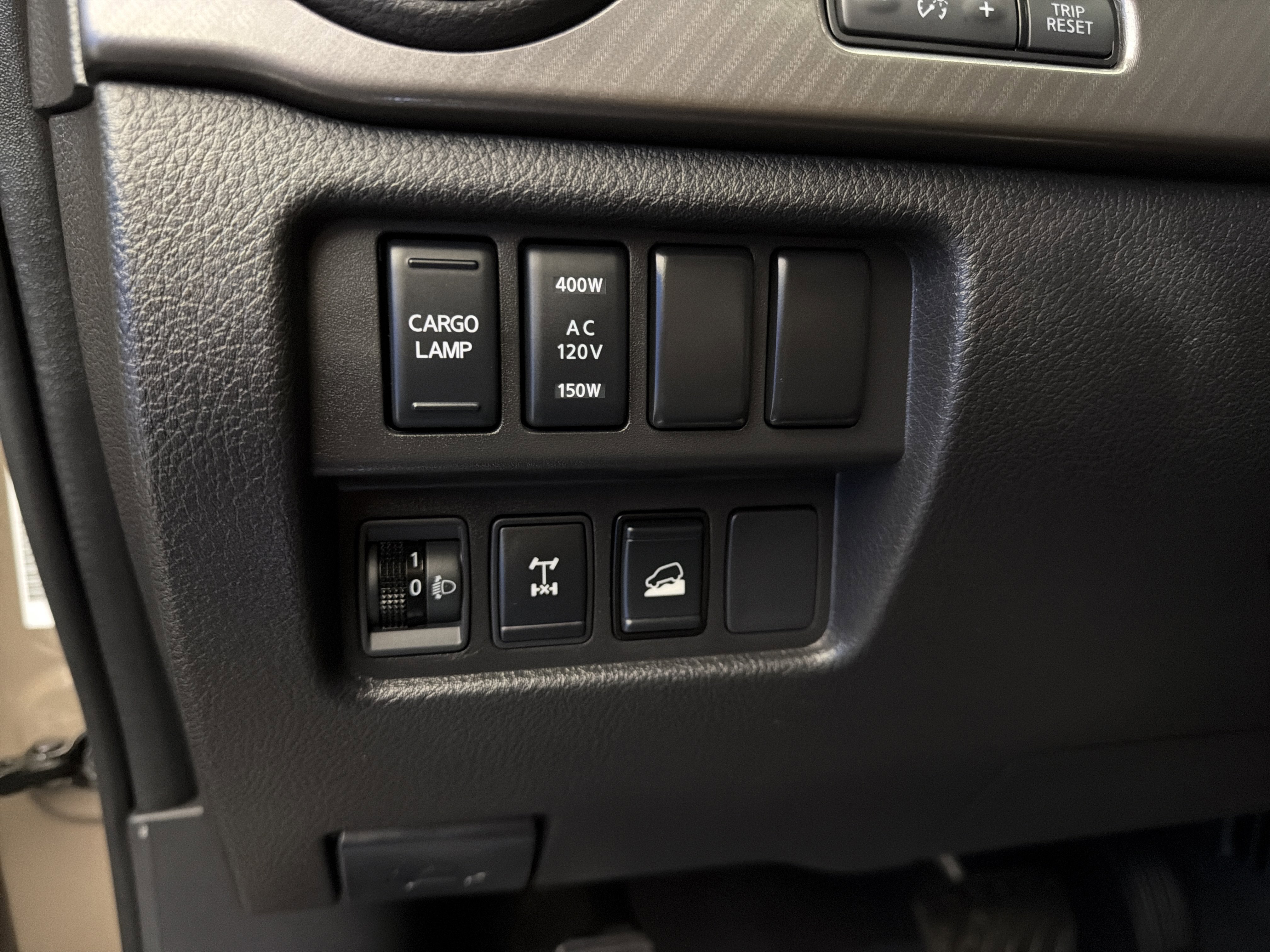 Used 2023 Nissan Titan PRO-4X w/ Pro-4x Convenience Package image 16