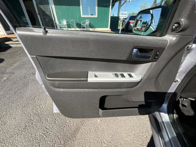 Used 2008 Mercury Mariner 4WD V6 image 7