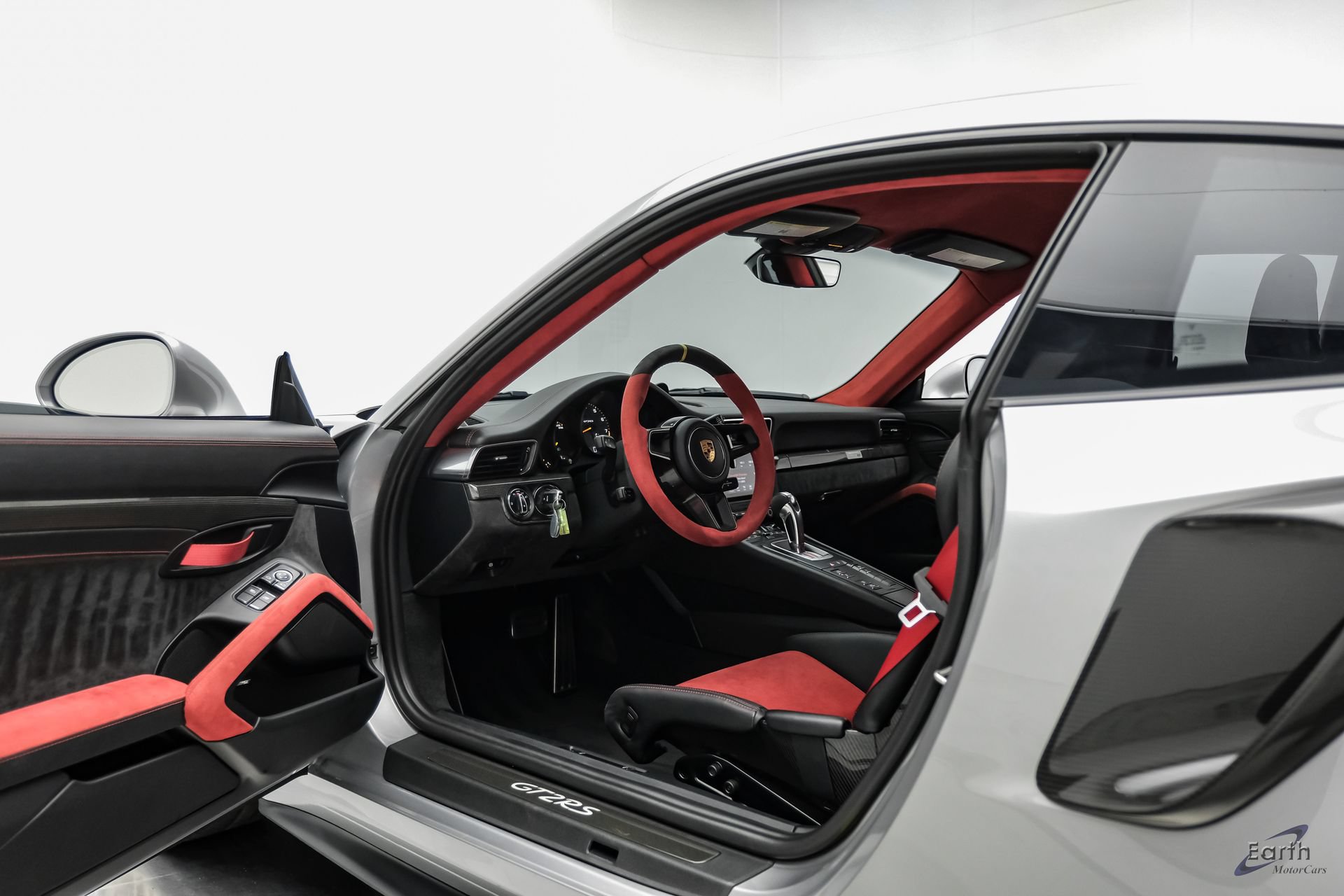 Used 2018 Porsche 911 GT2 RS RWD image 45