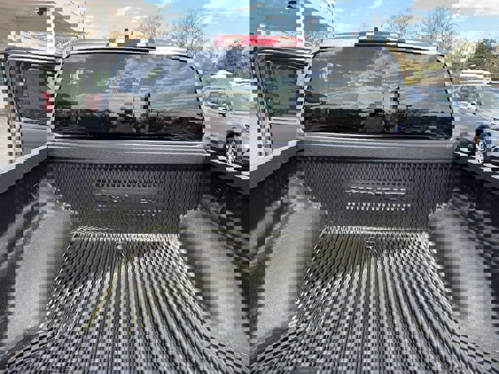 Used 2024 Nissan Frontier SV image 25