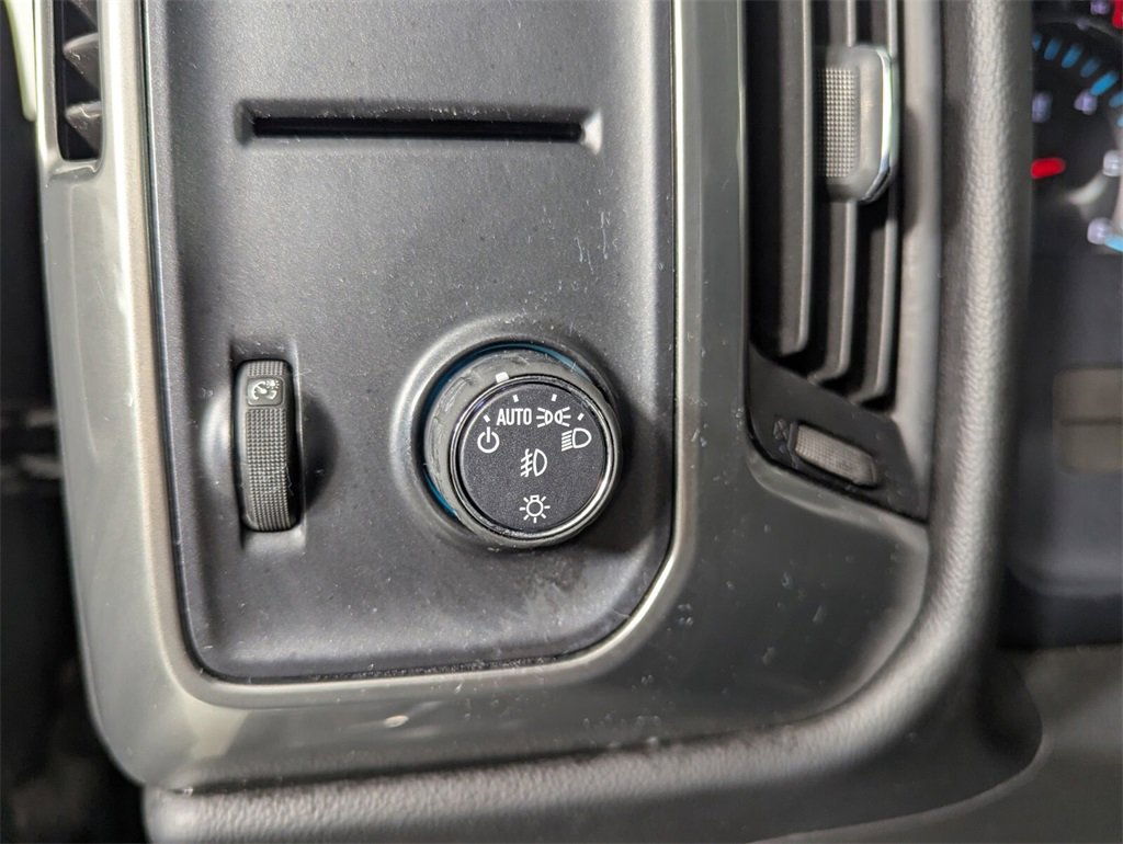 Used 2018 Chevrolet Silverado 1500 LT w/ All Star Edition image 13