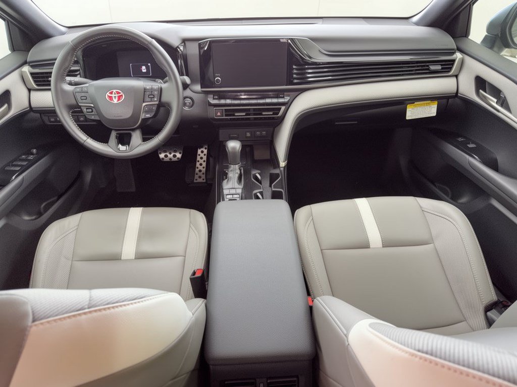 Used 2026 Toyota Camry SE FWD image 17