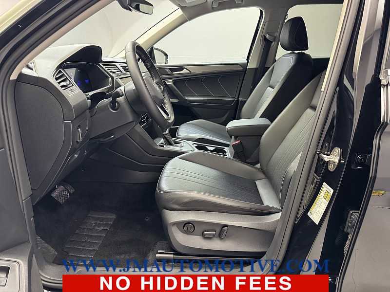 Used 2024 Volkswagen Tiguan SE image 12