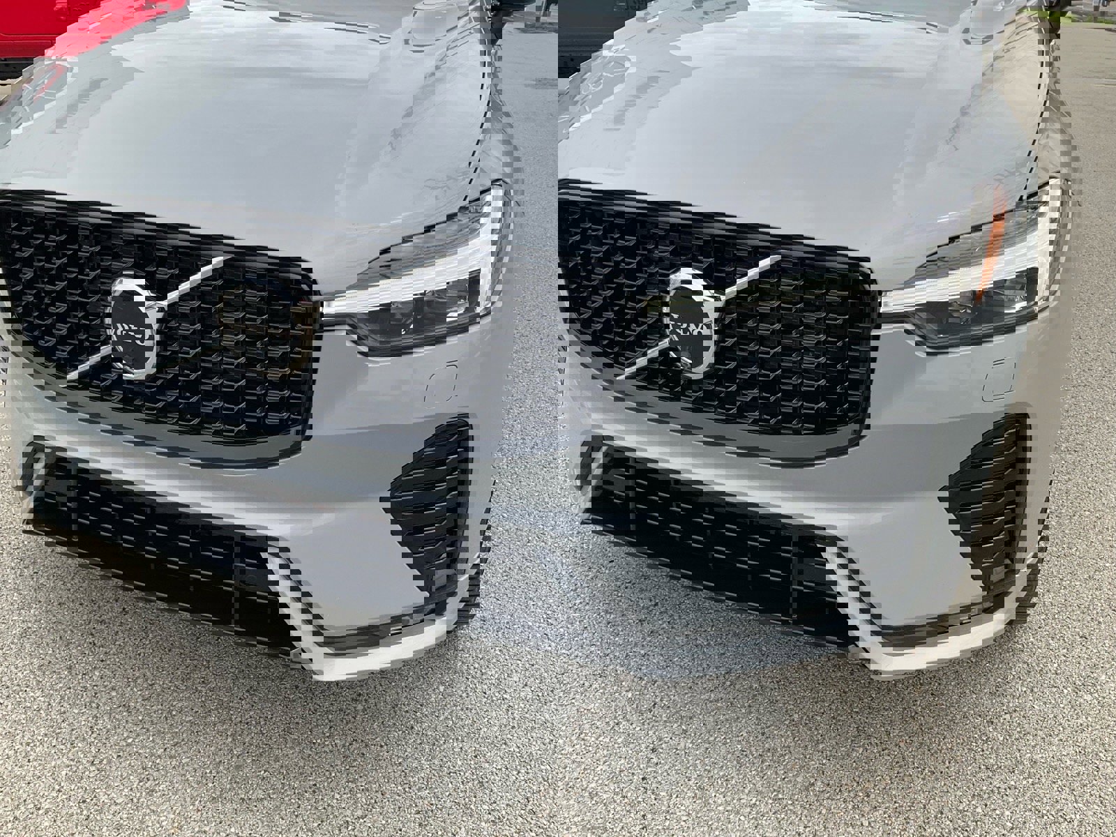 Used 2024 Volvo XC60 B5 Plus w/ Protection Package Premier image 27