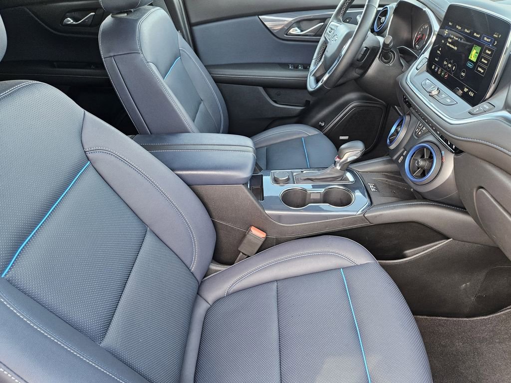 Used 2025 Chevrolet Blazer RS w/ Driver Confidence II Package FWD image 19