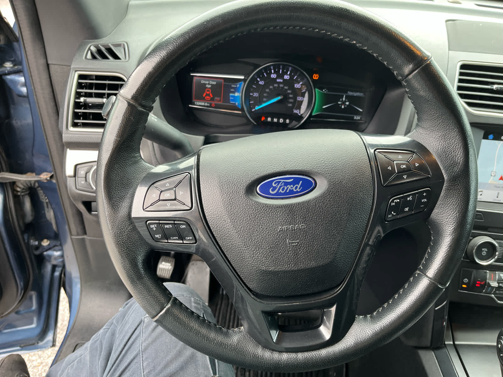 Used 2018 Ford Explorer XLT w/ Equipment Group 201A AWD/4WD image 13