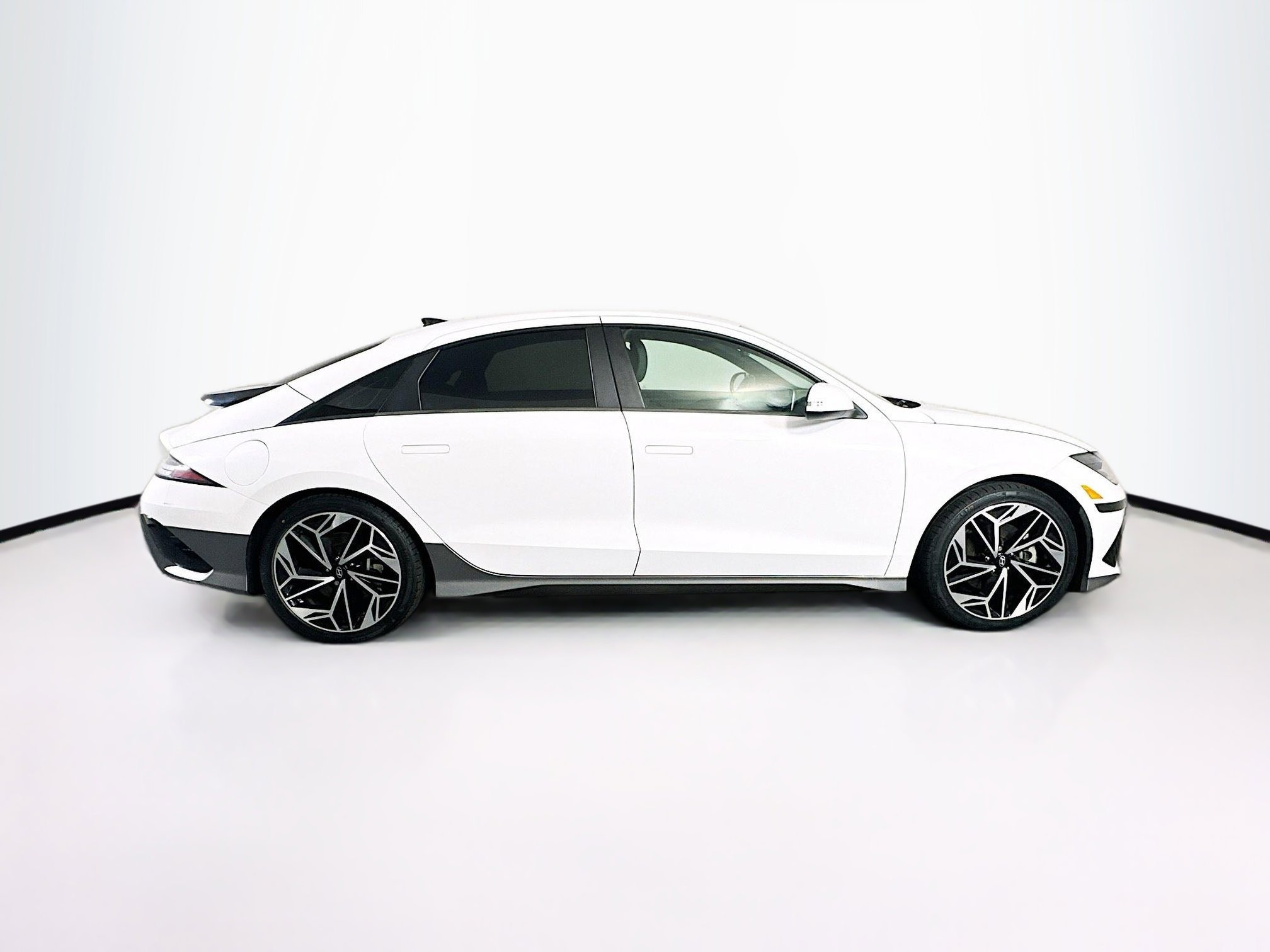 Used 2023 Hyundai Ioniq 6 SEL w/ Cargo Package image 10