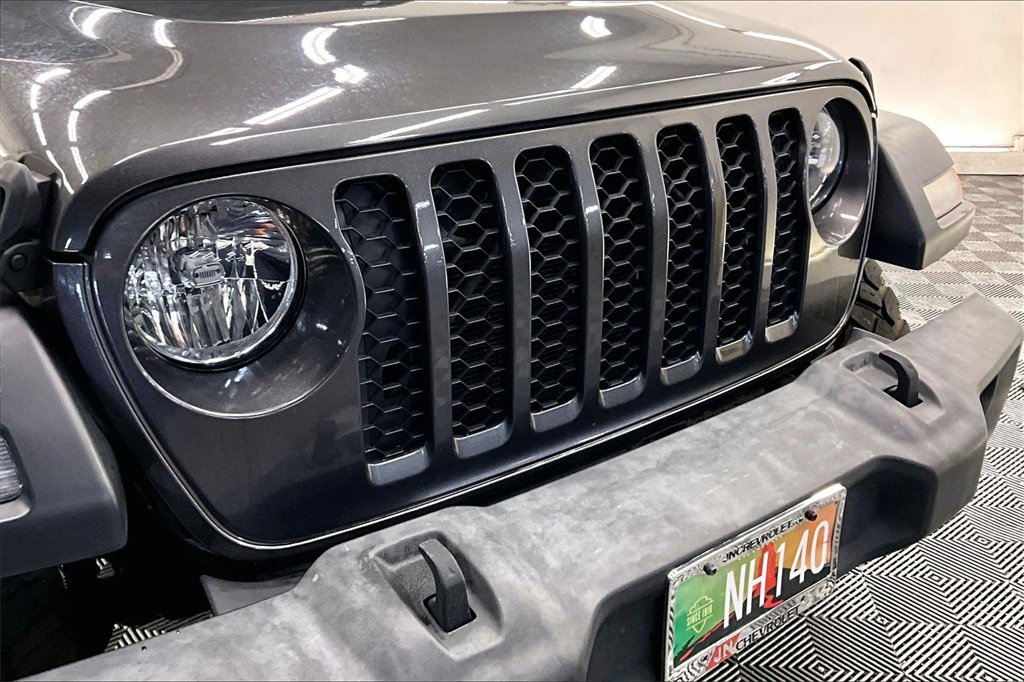 Used 2020 Jeep Gladiator Sport w/ Trailer Tow Package image 29