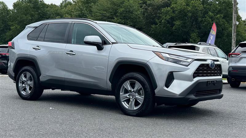 Used 2022 Toyota RAV4 XLE w/ Convenience Package AWD/4WD image 7