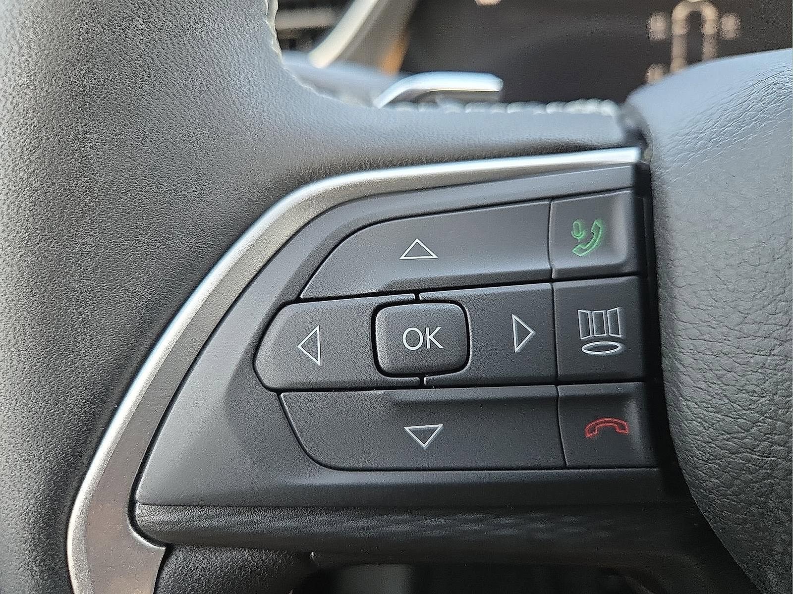 Used 2025 Jeep Grand Cherokee L Laredo image 20