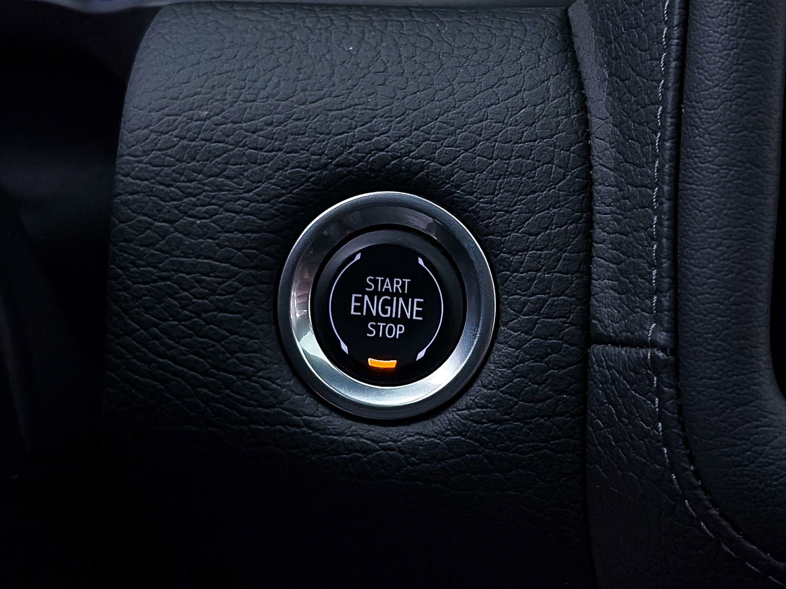 Used 2024 GMC Yukon Denali w/ Advanced Technology Package AWD/4WD image 32