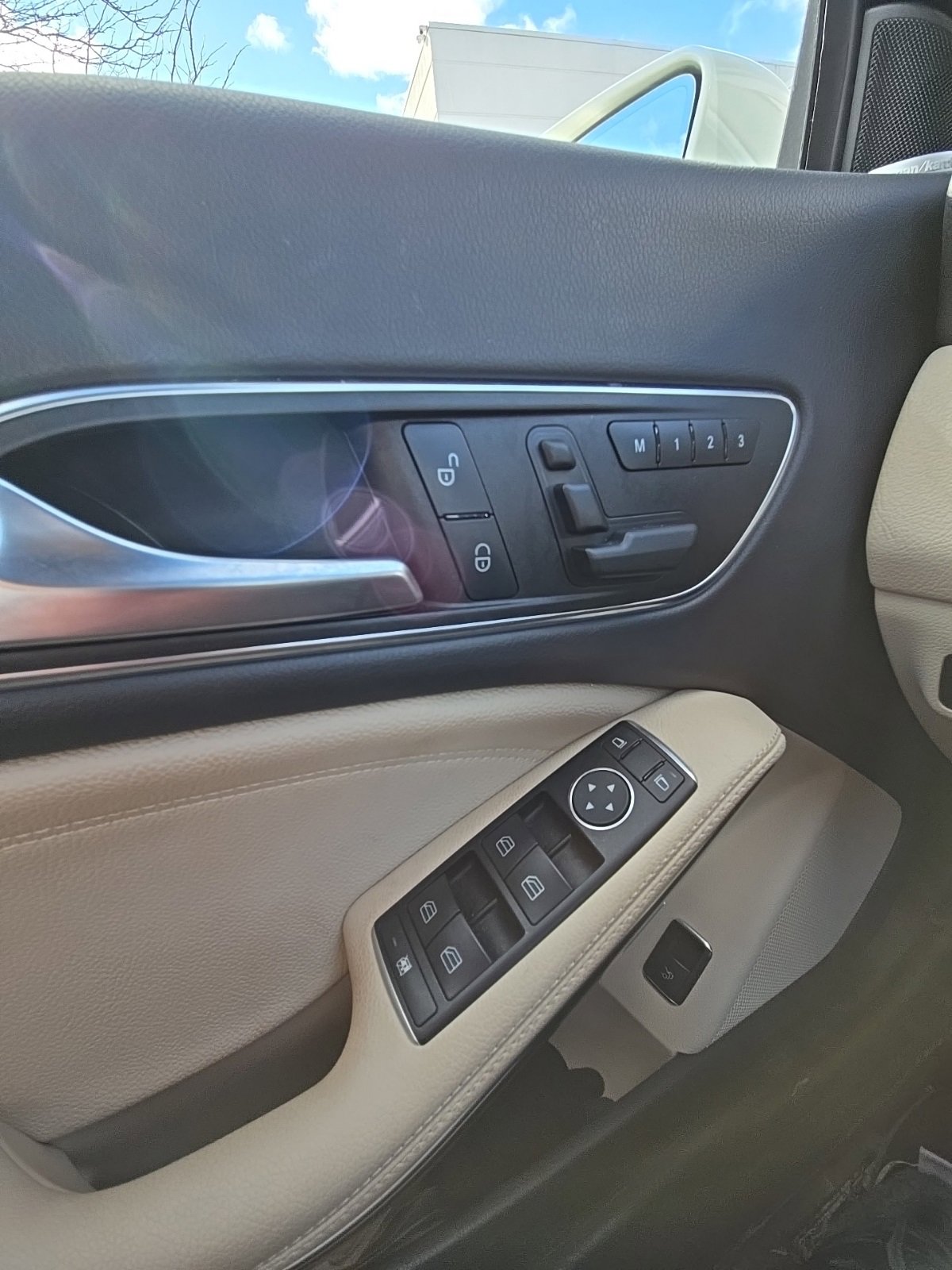 Certified 2016 Mercedes-Benz CLA 250 4MATIC image 11