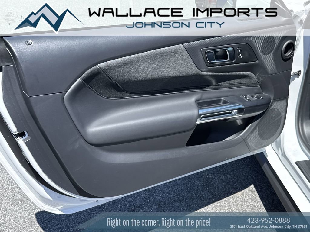 Used 2025 Ford Mustang GT RWD image 13