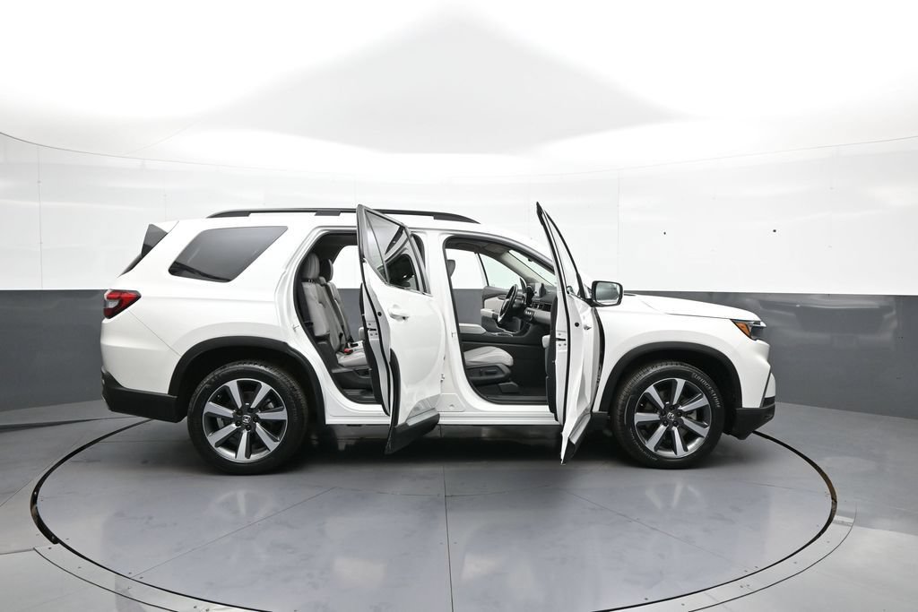 Certified 2024 Honda Pilot Touring image 44