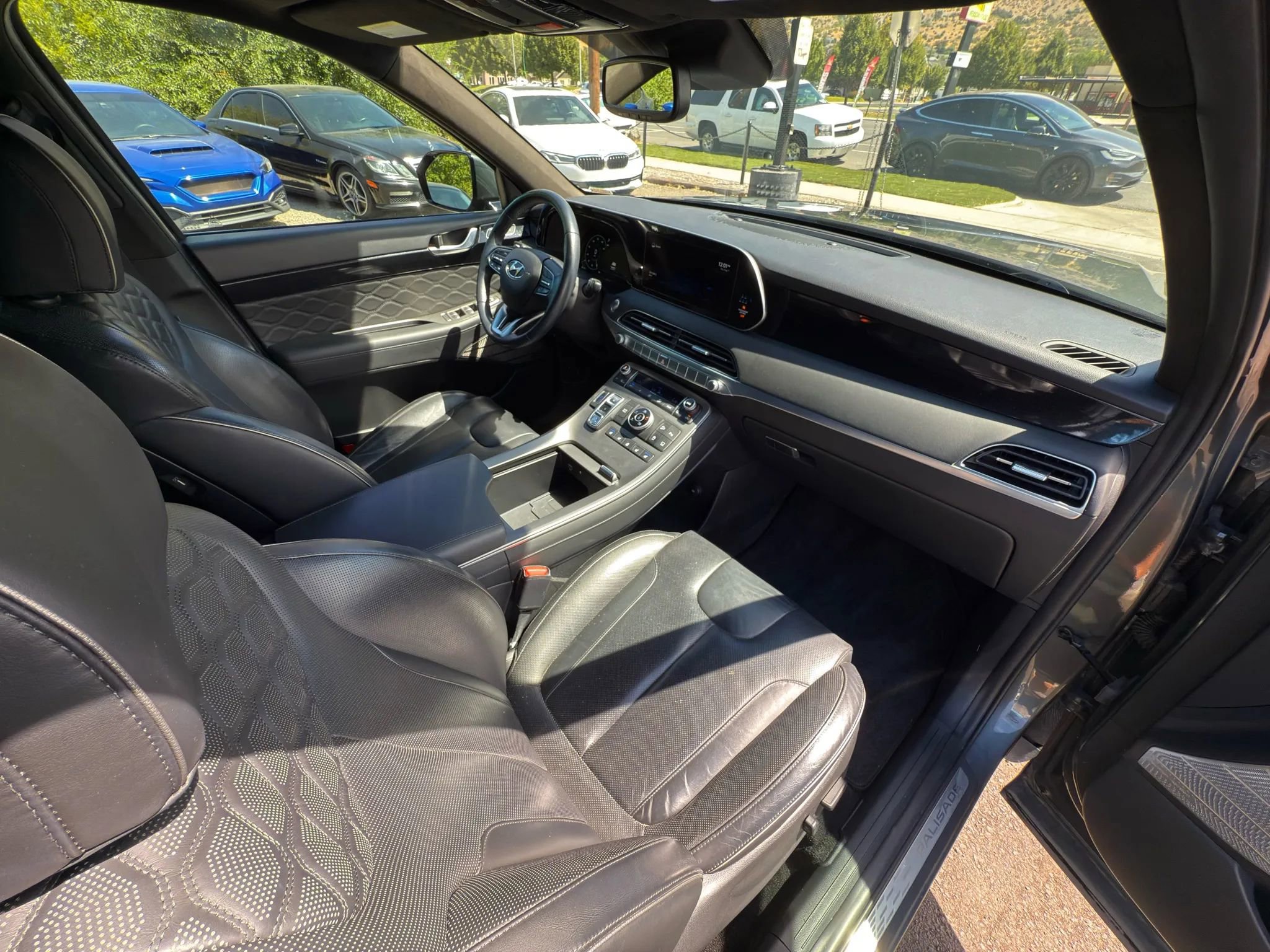 Used 2022 Hyundai Palisade Calligraphy image 6