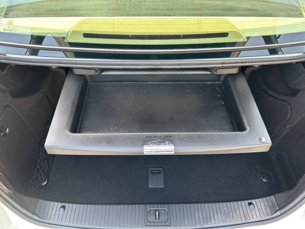 Used 2016 Mercedes-Benz E 350 4MATIC Sedan image 19