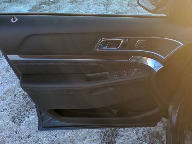 Certified 2019 Ford Explorer Limited AWD/4WD image 9