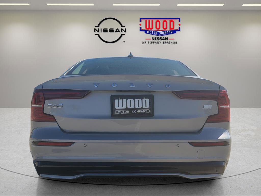 Used 2023 Volvo S60 T8 Plus image 3
