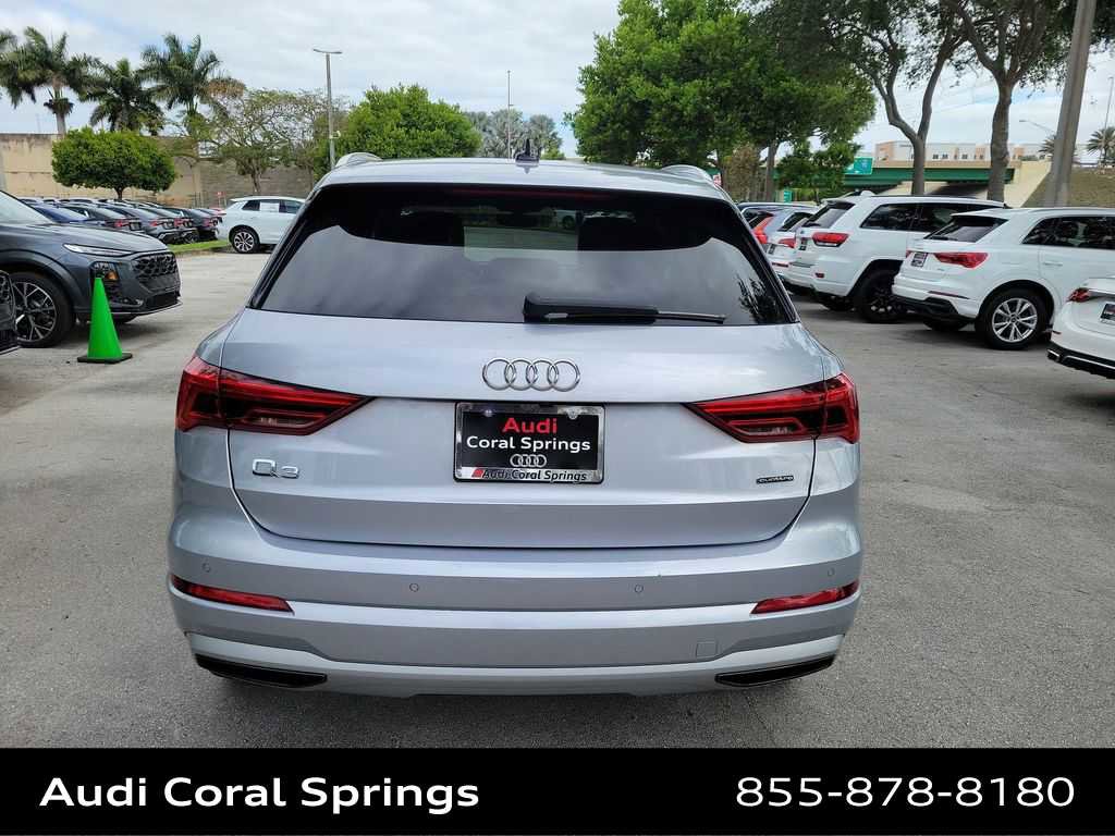 Certified 2020 Audi Q3 2.0T Premium Plus w/ Premium Plus Package AWD/4WD image 7