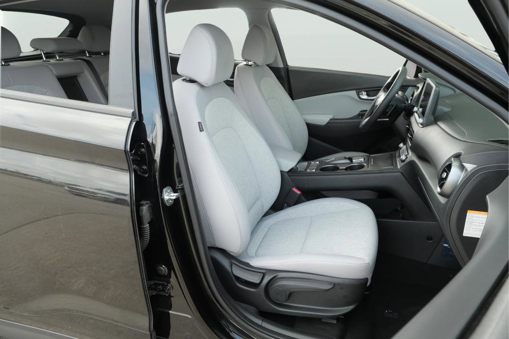 Used 2023 Hyundai Kona SE FWD image 34