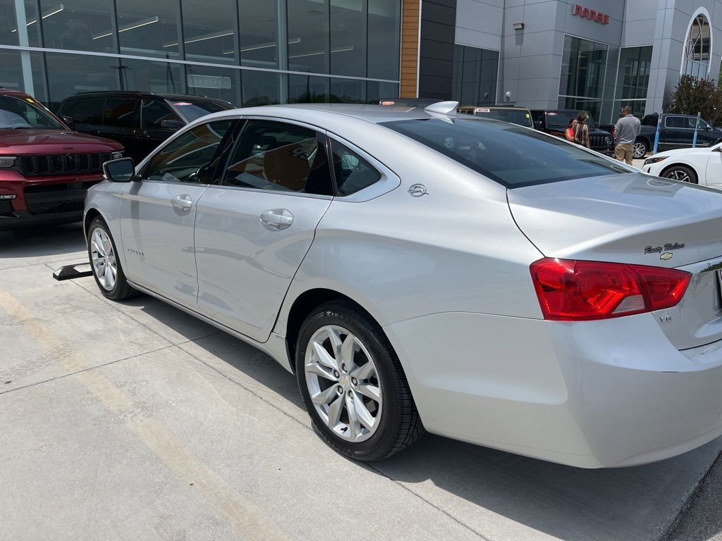 Used 2016 Chevrolet Impala LT FWD image 4