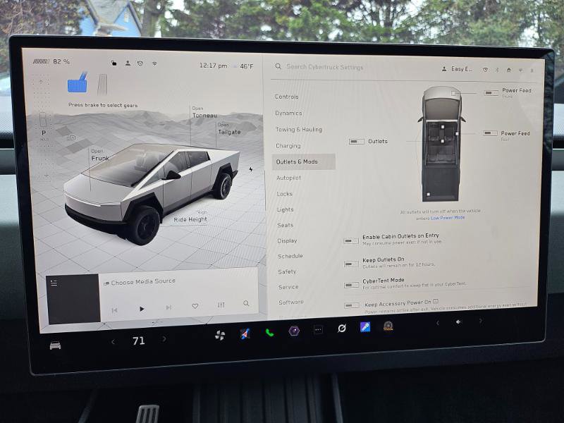 Used 2025 Tesla Cybertruck AWD Crew Cab image 57