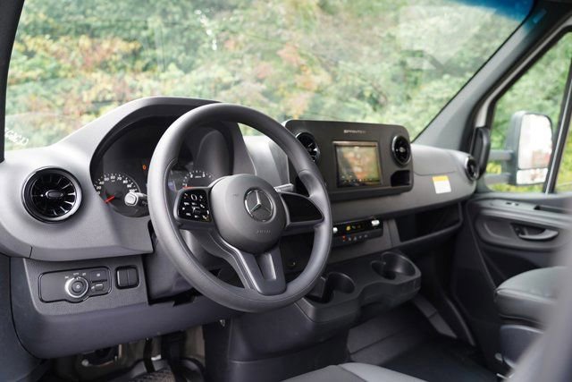 Used 2023 Mercedes-Benz Sprinter 3500 image 29